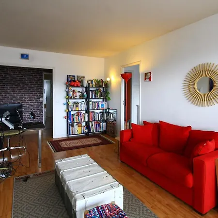 Crossing Apt With Balcony And Nice View On Paris *